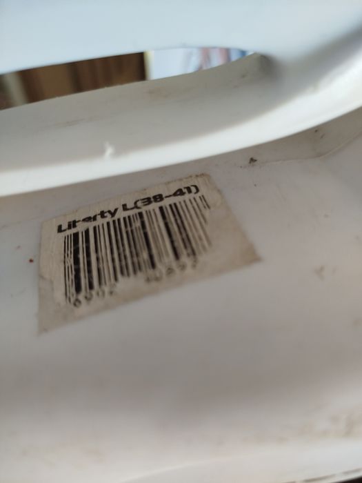 Продам коньки. Размер регулируется от 38-41