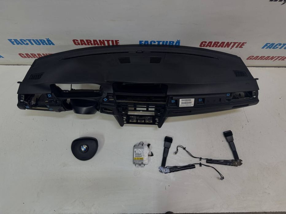 Plansa bord cu navigatie si suporti pahare BMW Seria 3 E90 E91 E92