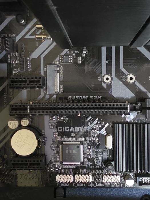 Sistem Ryzen 5600x, 32gb DDR4 3600mhz cl18 Kingston Fury Beast