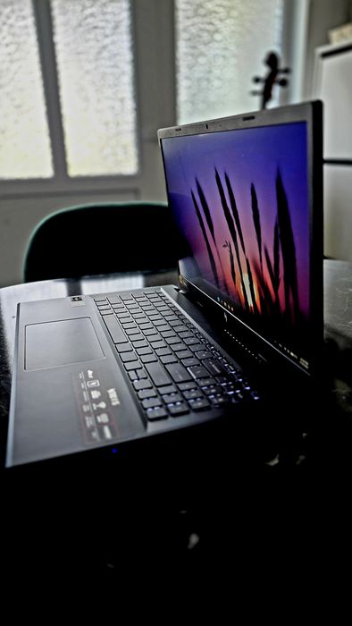 Laptop ACER Nitro -  Nvidia RTX 4060, 32Gb ram 5600Mhz, RYZEN 7 7735Hs 4.7Ghz + CADOU