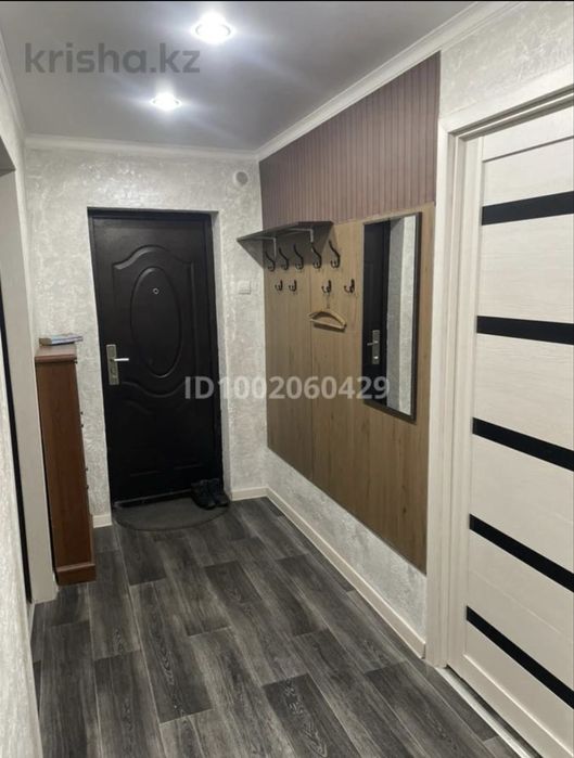 Продам квартиру 4 х комн. В Аксу