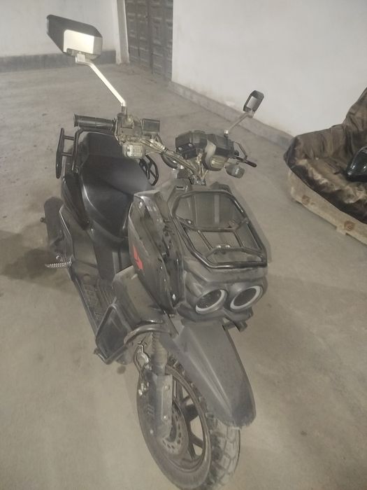 Tank skutr srochni sotiladi