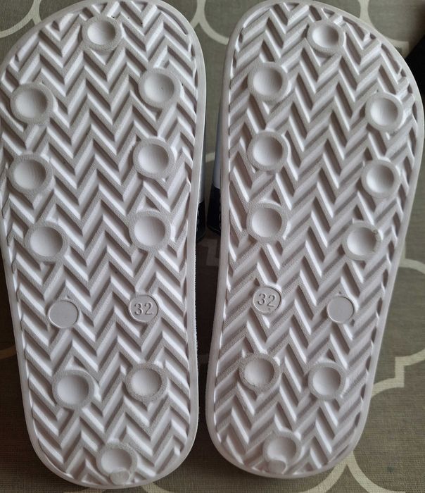 Pantaloni scurti 128 si slapi nr 32 Tommy Hilfiger, original