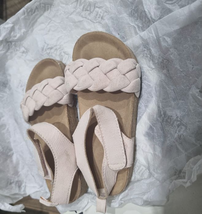 Продам сандали 26 размер