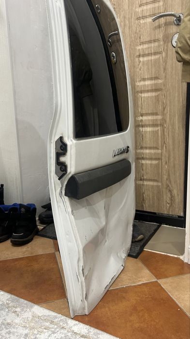 Задняя дверь Ларгуса (Largus)