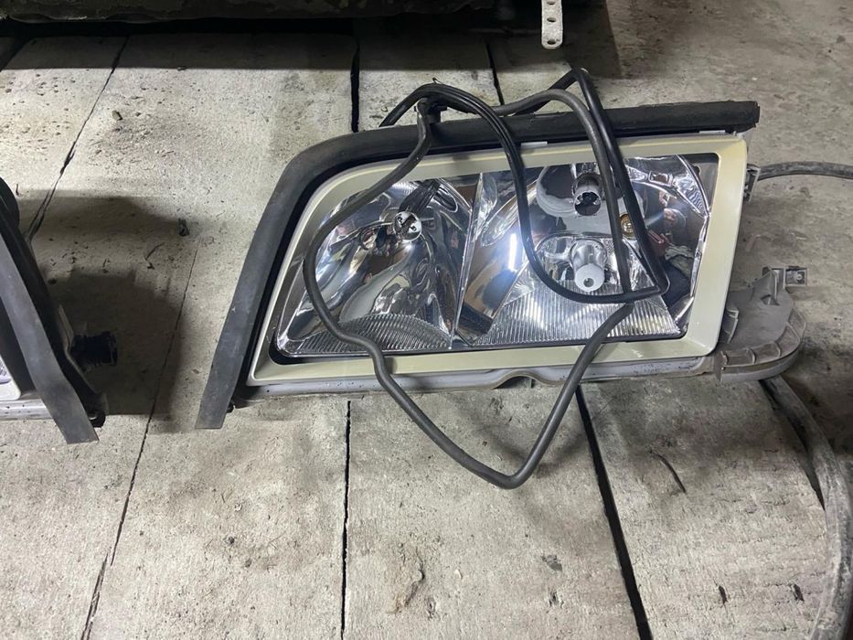 Продам фары Mercedes W202