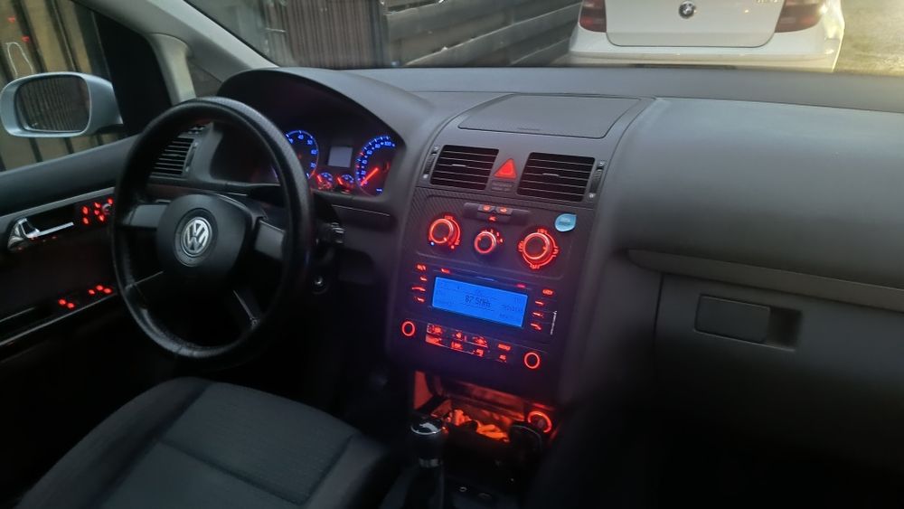 Vw touran 1.6 FSI , BENZINA