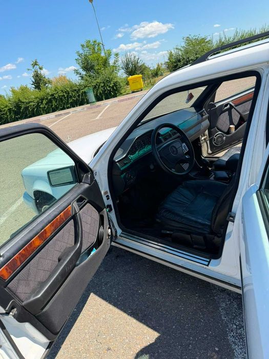 Mercedes W124 1995 – stare bună – acte în regulă”