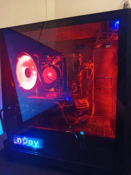 Vand Pc gaming cu racire pe lichid