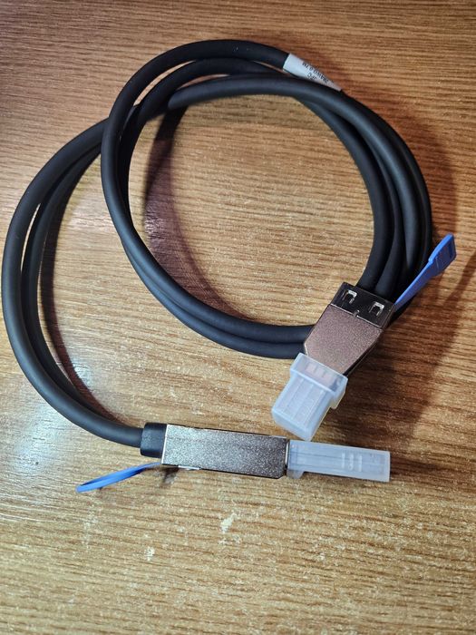 Componente server / desktop PCIE SAS Controller + cabluri