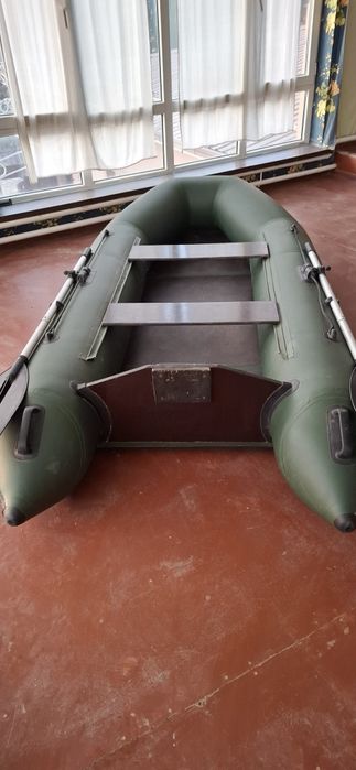 Срочно продаётся надувная лодка.