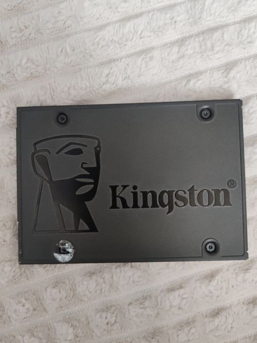 Vând SSD Kingston 120 GB
