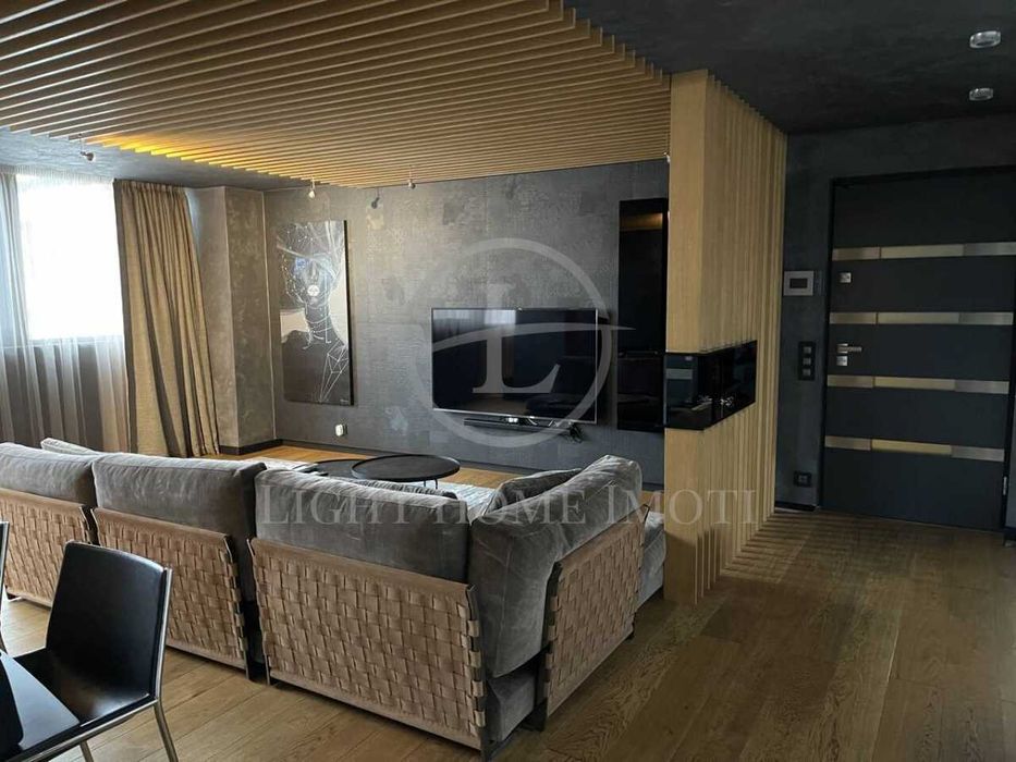 Продава се Тристаен апартамент в Пловдив, Кършияка - 132 кв.м за 1940 €/кв.м - Снимка #3