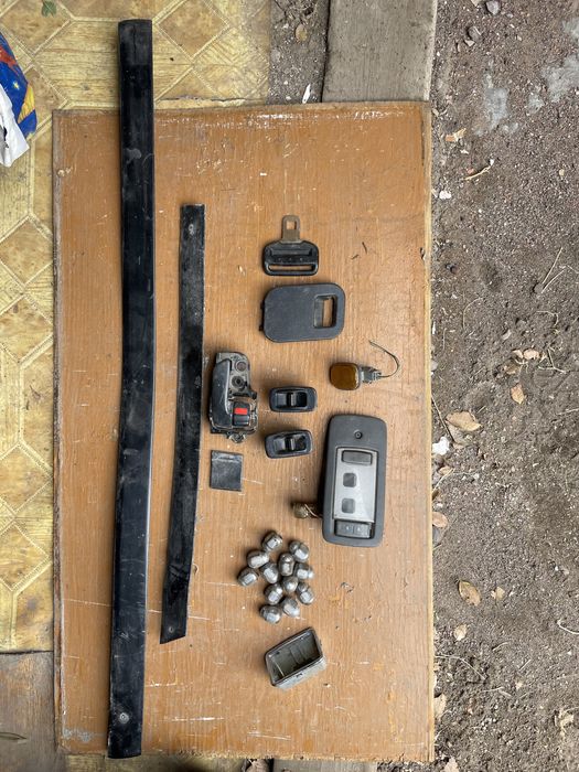 Запчасти на Тойота Карина е