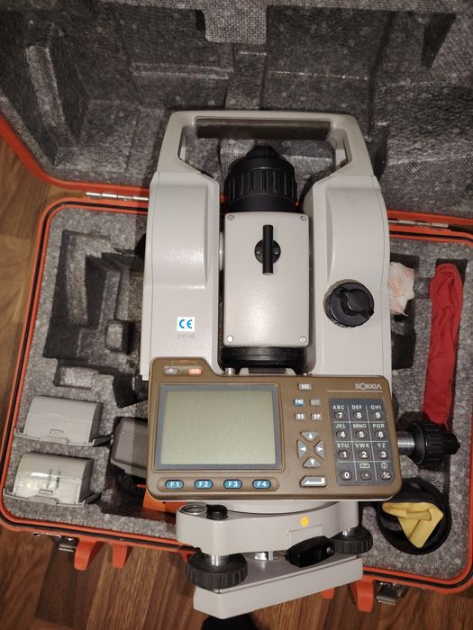 Stație totală Sokkia 3110+accesorii : prisme, trepied