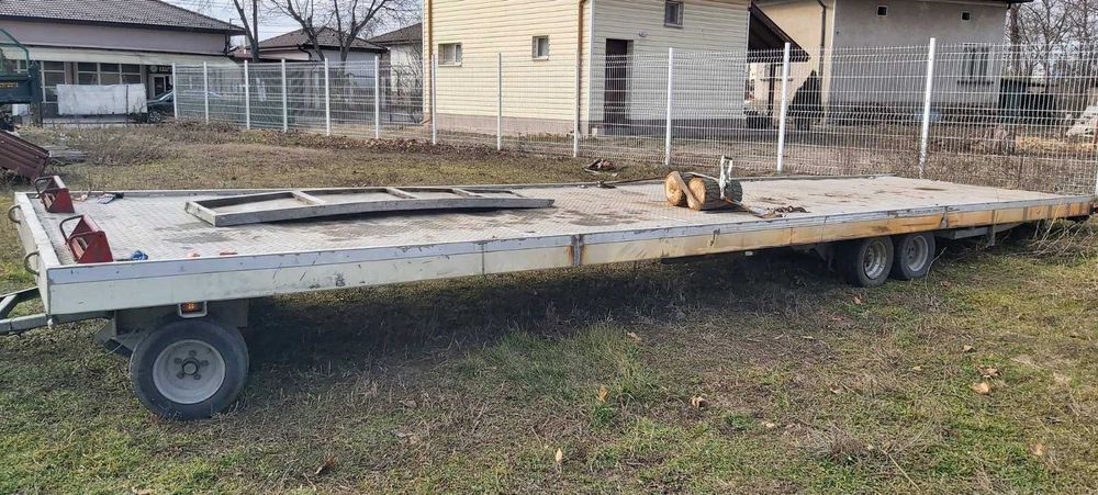 Продавам платформа