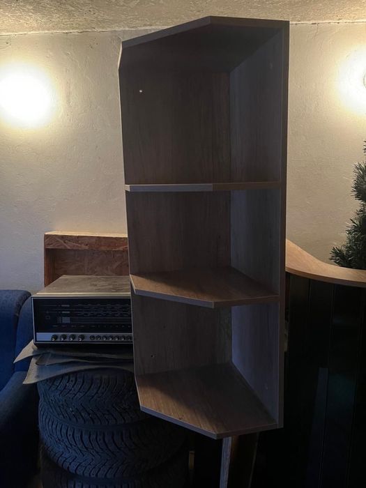 Продам новую полку угловую