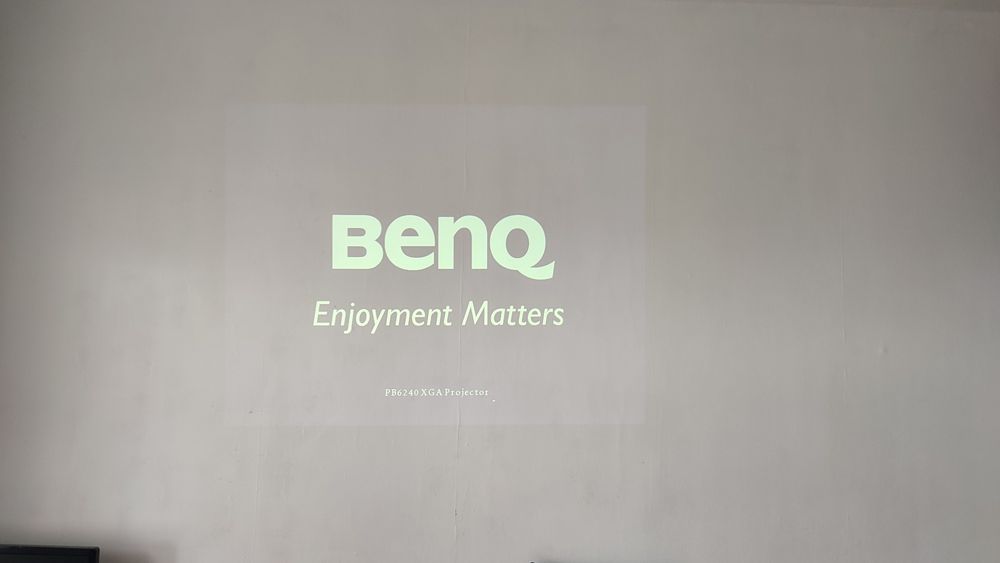 DLP проектор Benq PB6240