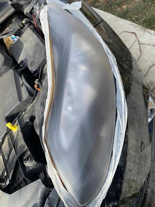 Recondiționez faruri auto cu polimer și scaune auto cu aspirator cu ab