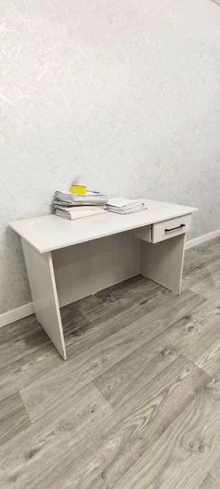 Стол компьютерный, для школьника