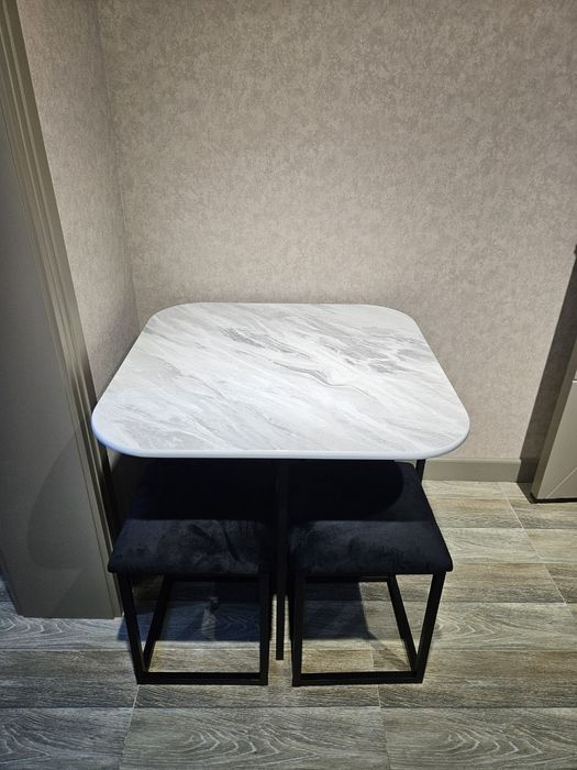 Стол стул ошхона учун таййори бор