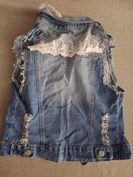 Джинсовая жилетка стильная