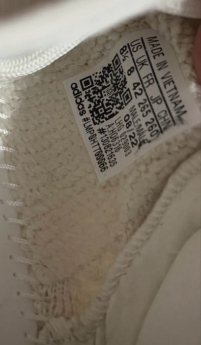 Yeezy 350 V2.