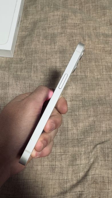 Vând iPhone 13 - 128 GB, White