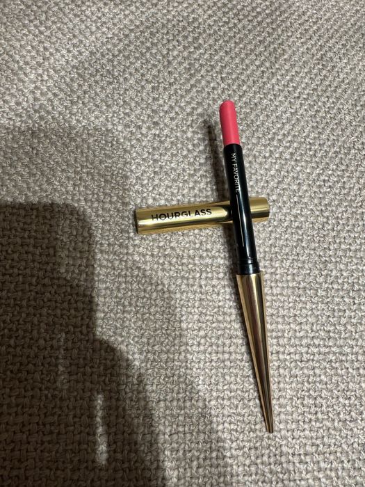 Yves Saint Laurent, Hourglass червило