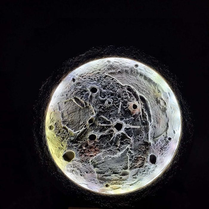 Vand lampa luna,decoratiune  3D, handmade  cu sistem de iluminat