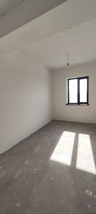 Sergeli Choshtepa Navroʻz koʻcha  3 xonali 69m²  2 etajda novostroyka