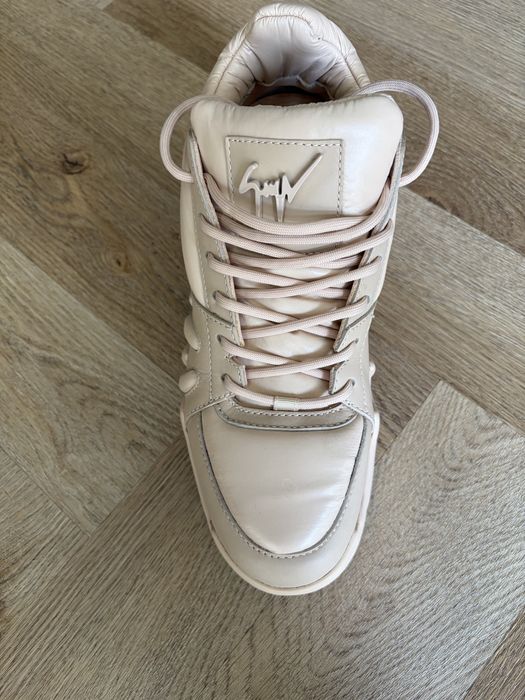 Дамски обувки на Giuseppe Zanotti