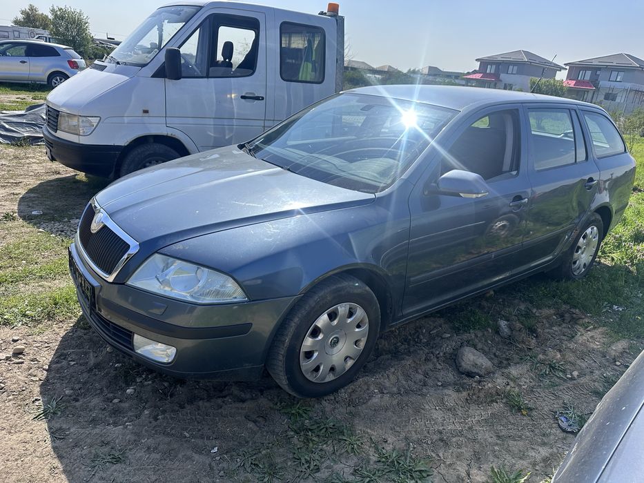 Dezmembrez skoda octavia 2 1.9 bls xenon