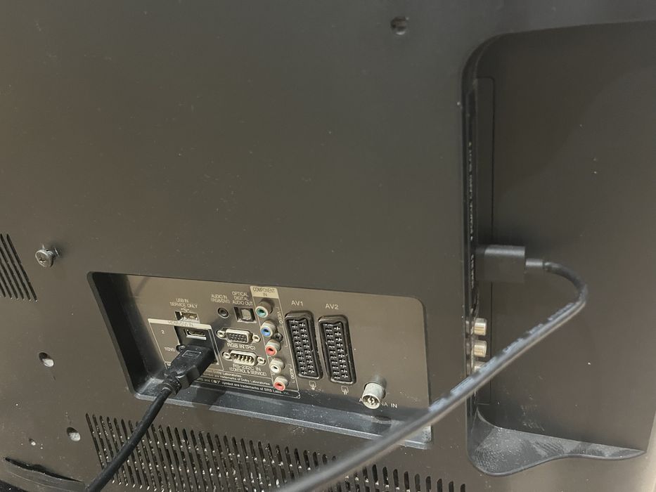 Televizor LCD  LG  94 cm