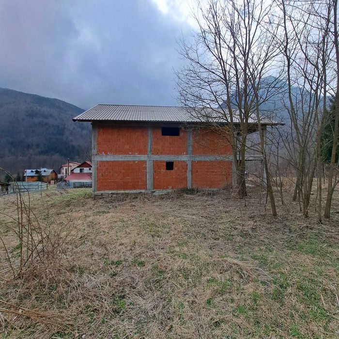 Vând /Schimb! Imobil constructie la rosu plus teren 2151