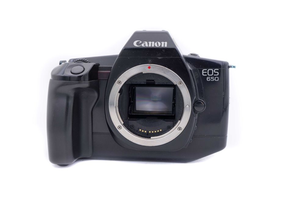 Aparat foto film Canon EOS 650 ( doar corp)