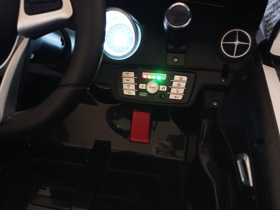 Детска акумулаторна кола