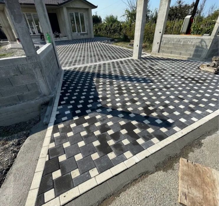 Брусчатка Кирпичик, Ландхаус, Старый Город