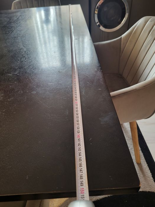 Трапезна маса подходяща