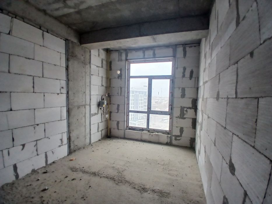 Срочно ПРОДАЁТСЯ 2х комнатная квартира на 8 этаже орр Бухара сити