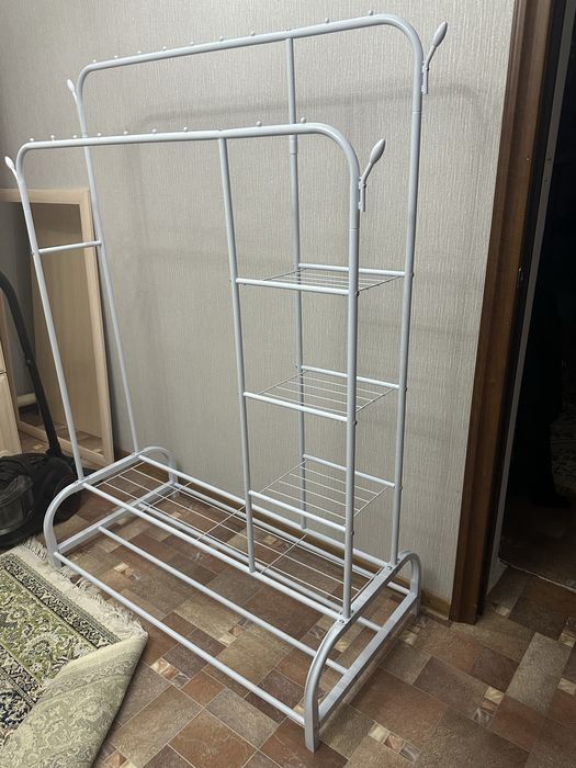 Вешалка для одежд и подставка продам