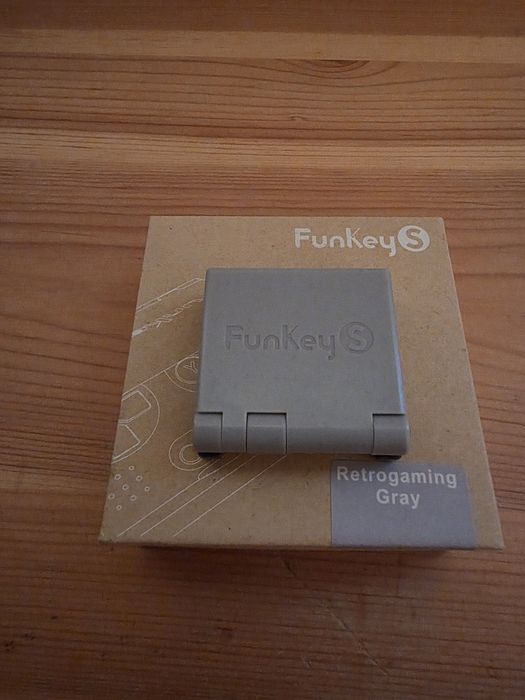 Funkey S ултра мини игрова конзола