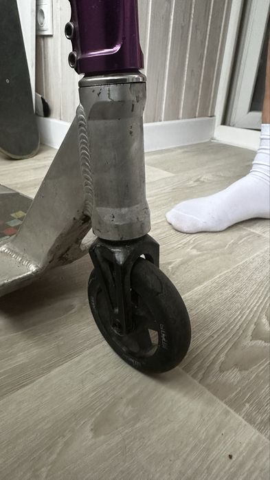 Продаю трюковой самокат custum