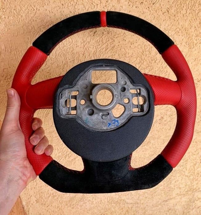 Volan Audi facut pe comanda,S-Line ca Nou,Piele rosie+Alcantara