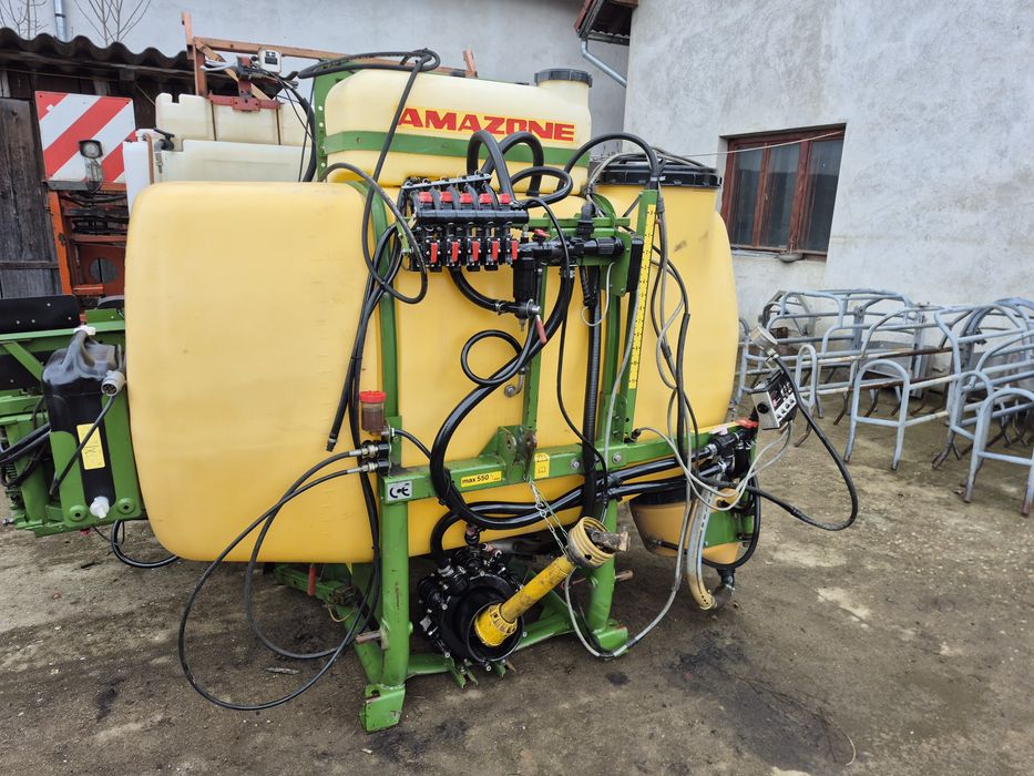 Amazone UF 1000 met erbicidat- stropit. 1000 l,15 m brate,calculator.recent adusa din Germania