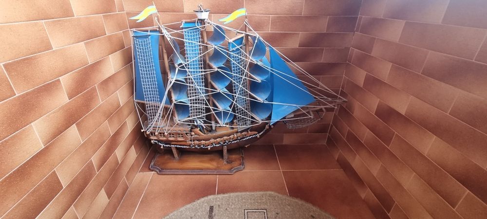 Корабль деревянный