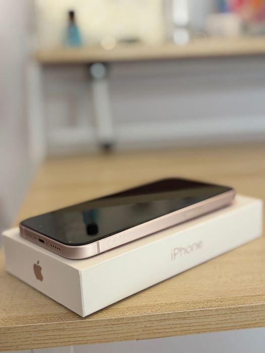 Vand iphone 13 roz