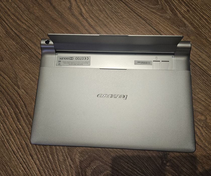 Lenovo     таблет