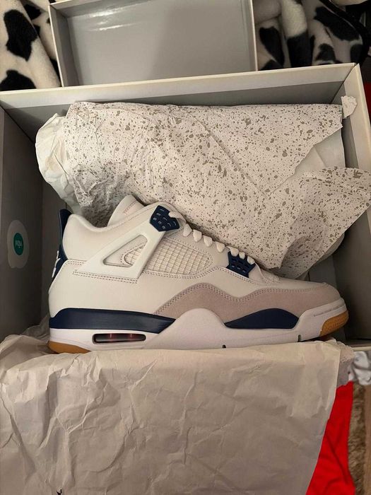 Jordan 4 Retro SB Navy marimea 44