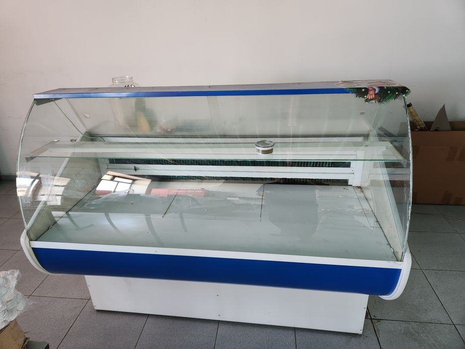 Холодильник витринный